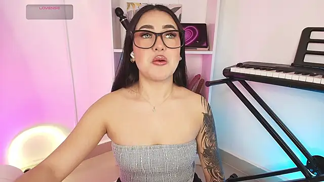 Snapshot of justonecute chatting on January 7, 2026, 12:37 am justonecute online show from January 7, 2026, 12:37 am