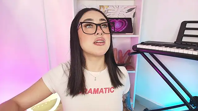 Snapshot of justonecute chatting on January 6, 2026, 12:03 am justonecute online show from January 6, 2026, 12:03 am