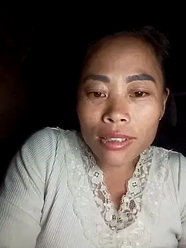 Snapshot of CoMay003 chatting on November 3, 2025, 3:26 pm CoMay003 online show from November 3, 2025, 3:26 pm