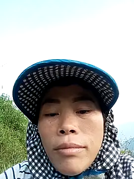 Snapshot of CoMay003 chatting on October 13, 2025, 9:55 am CoMay003 online show from October 13, 2025, 9:55 am