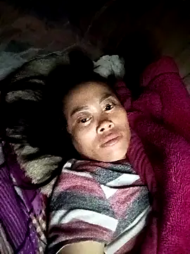 Snapshot of CoMay003 chatting on November 15, 2025, 8:13 pm CoMay003 online show from November 15, 2025, 8:13 pm