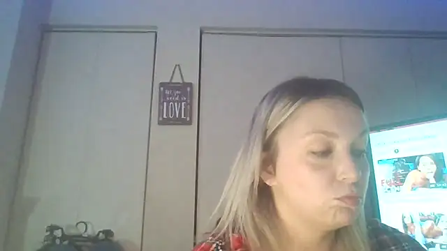 Candykissesxoxo online show from December 23, 2025, 6:34 am