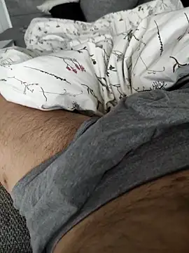 Snapshot of hansvonerotic1 chatting on November 14, 2025, 9:35 am hansvonerotic1 online show from November 14, 2025, 9:35 am