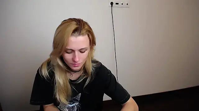 Snapshot of PeppyMia chatting on September 21, 2025, 7:13 am PeppyMia online show from September 21, 2025, 7:13 am