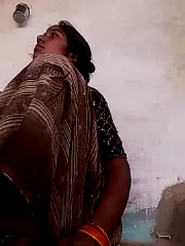 MISS-KAYA online show from April 30, 2026, 3:35 am