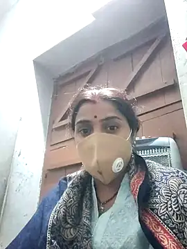 SHABNAM G online show from December 18, 2025, 10:57 pm