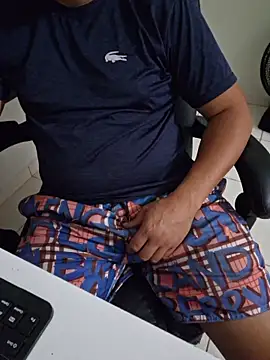 Carloskasado online show from November 5, 2025, 11:19 pm