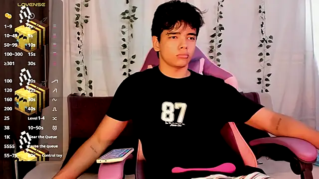 Snapshot of an_drew18 chatting on September 28, 2025, 2:02 pm an drew18 online show from September 28, 2025, 2:02 pm