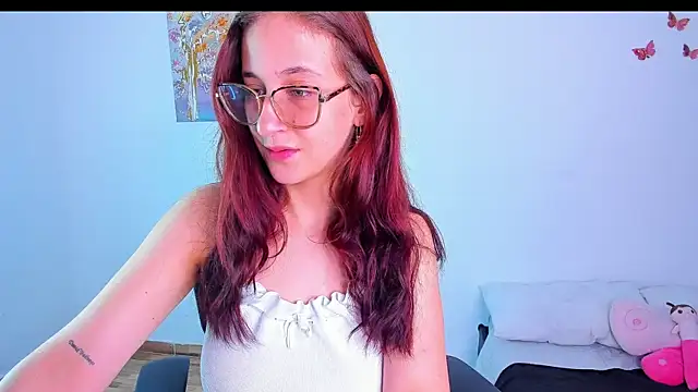 Snapshot of Laura_Ivy chatting on July 13, 2026, 1:21 pm Laura Ivy online show from July 13, 2026, 1:21 pm