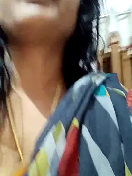 Snapshot of spicysuhana chatting on November 21, 2025, 12:31 am spicysuhana online show from November 21, 2025, 12:31 am