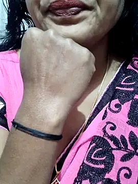 Snapshot of spicysuhana chatting on November 26, 2025, 12:32 am spicysuhana online show from November 26, 2025, 12:32 am