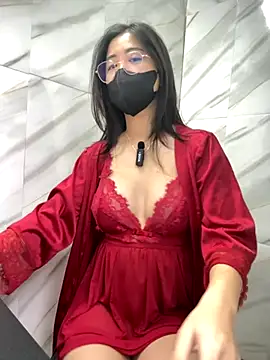 Snapshot of Voyerra_g chatting on November 29, 2025, 12:55 am Voyerra g online show from November 29, 2025, 12:55 am