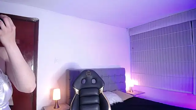 Agatha bellucci  online show from October 21, 2025, 12:48 pm