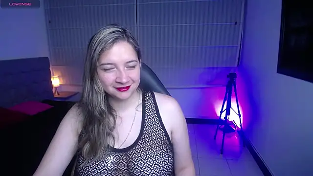 Agatha bellucci  online show from December 22, 2025, 1:11 pm