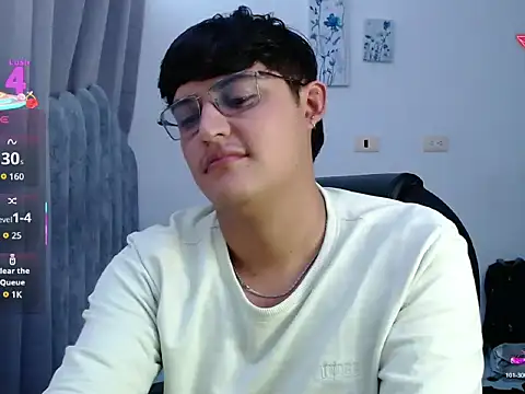 yesitwink  online show from March 21, 2026, 2:57 am