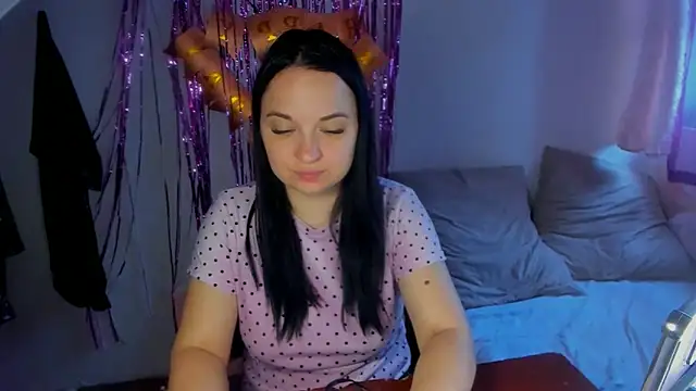 VoxxAura online show from September 28, 2025, 7:15 am