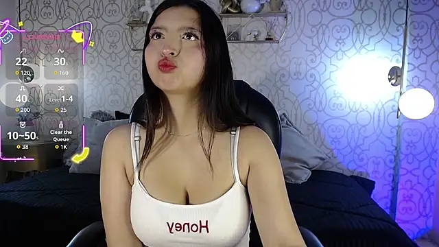 Snapshot of Helengolden_ chatting on November 7, 2025, 11:48 am Helengolden online show from November 7, 2025, 11:48 am