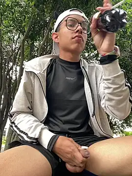 diegoand0911 online show from May 30, 2026, 4:56 pm