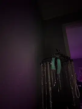 goddessmissmia online show from April 16, 2026, 9:37 pm