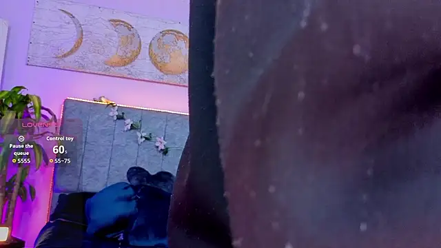 Snapshot of Room_69x chatting on February 3, 2026, 2:53 am Room 69x online show from February 3, 2026, 2:53 am