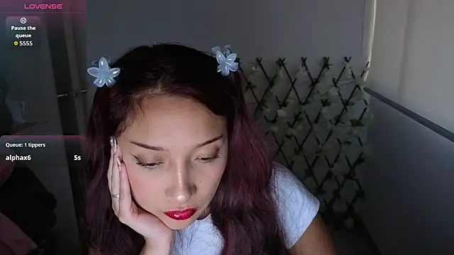 Snapshot of genet_ chatting on December 13, 2025, 9:21 pm genet online show from December 13, 2025, 9:21 pm