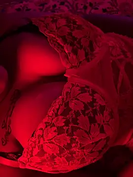 Snapshot of Bengalibeauty12 chatting on October 29, 2025, 2:16 pm Bengalibeauty12 online show from October 29, 2025, 2:16 pm