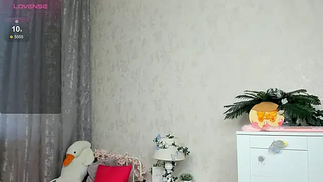 roxydolll online show from November 19, 2025, 2:00 am