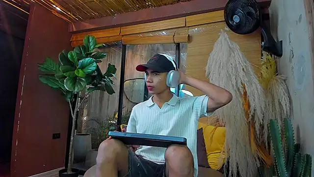 AlanCutee online show from December 1, 2025, 12:39 pm