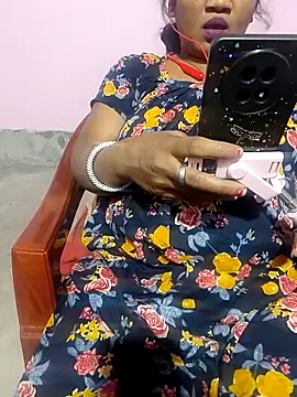 Cute-Swewty online show from October 28, 2025, 2:49 pm