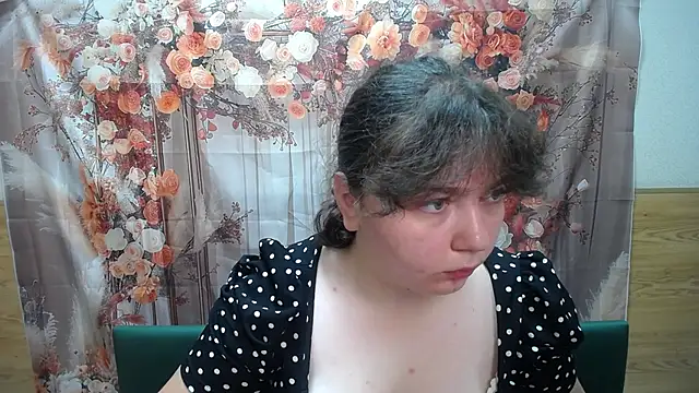 Snapshot of NeonilaLisova chatting on July 15, 2026, 5:03 am NeonilaLisova online show from July 15, 2026, 5:03 am