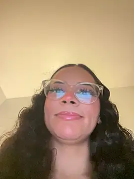 Snapshot of vixxnovalee chatting on March 1, 2026, 6:35 am vixxnovalee online show from March 1, 2026, 6:35 am