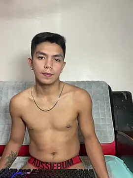 Snapshot of Hunky_paul chatting on July 13, 2026, 3:11 pm Hunky paul online show from July 13, 2026, 3:11 pm