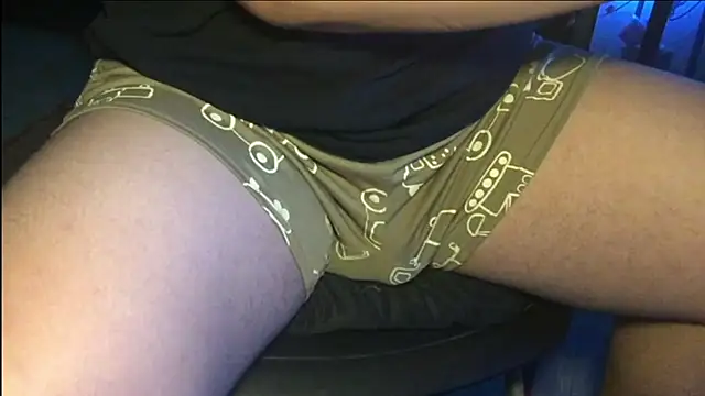 MinhTuan2002 online show from November 23, 2025, 8:19 pm