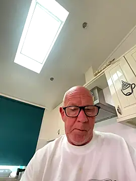 philefc online show from November 4, 2025, 9:02 am