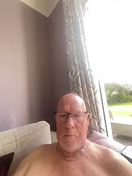 philefc online show from April 10, 2026, 8:32 am