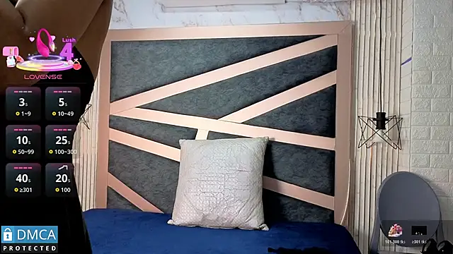 Clhoee  online show from November 7, 2025, 1:21 am