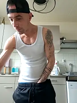 kompiee online show from February 4, 2026, 10:54 am