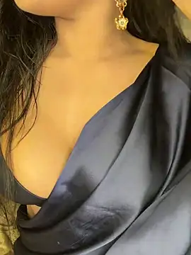 KARISHMA-STRIP online show from February 23, 2026, 9:15 pm