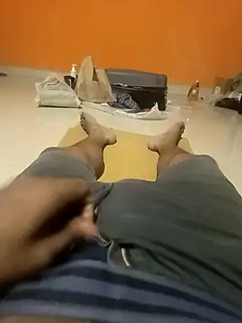 Snapshot of newboygoa chatting on December 14, 2025, 3:06 pm newboygoa online show from December 14, 2025, 3:06 pm