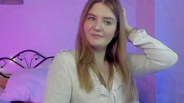 Snapshot of Ruby_Al1en chatting on December 16, 2025, 1:21 am Ruby Al1en online show from December 16, 2025, 1:21 am