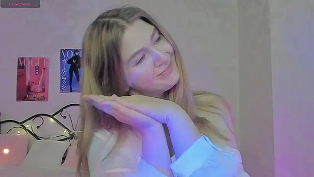 Snapshot of Ruby_Al1en chatting on December 19, 2025, 1:20 am Ruby Al1en online show from December 19, 2025, 1:20 am