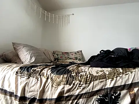 KANDIS864 online show from November 11, 2025, 7:08 pm