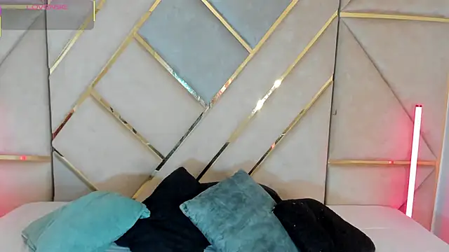 BellaNixs online show from January 6, 2026, 7:18 pm