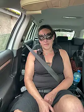 Snapshot of Nadja_Noir chatting on November 16, 2025, 10:31 am Nadja Noir online show from November 16, 2025, 10:31 am