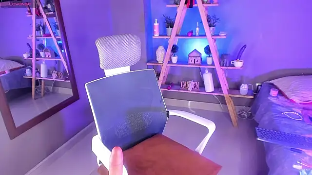 nyxmoonhells online show from October 17, 2025, 8:54 pm