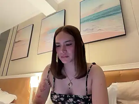Snapshot of Yhanbeaufort18 chatting on October 25, 2025, 11:53 am Yhanbeaufort18 online show from October 25, 2025, 11:53 am