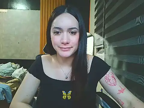 Snapshot of Yhanbeaufort18 chatting on October 3, 2025, 5:03 pm Yhanbeaufort18 online show from October 3, 2025, 5:03 pm
