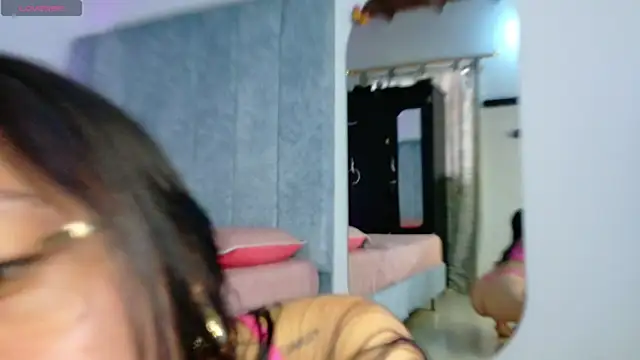 Snapshot of manumontoya_ chatting on October 3, 2025, 3:46 pm manumontoya online show from October 3, 2025, 3:46 pm