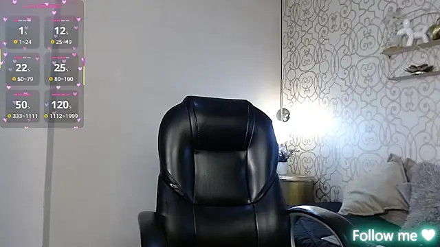 Lucigh  online show from November 8, 2025, 7:39 pm