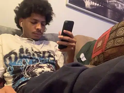 Snapshot of Insurance-03 chatting on October 20, 2025, 9:21 am Insurance-03 online show from October 20, 2025, 9:21 am